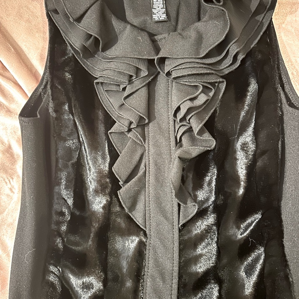 Alfani velvet ruffled vest size xs‎ check measurements